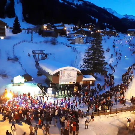 Apartment Confortable 4 Pers Au Coeur De Valfrejus Avec Balcon - Fr-1-265-353